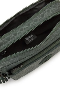  Kipling Abanu M Sign Green Emb Kadın Çapraz Askılı Çanta KI6831