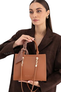  Sisley Logo Detaylı Taba Kadın Omuz Çantası SLY283