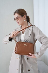  Bilik Deri Logo Detaylı Taba-Rölax Kadın Çapraz Askılı Çanta BLM 5109