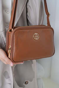  Bilik Deri Logo Detaylı Taba-Rölax Kadın Çapraz Askılı Çanta BLM 5109