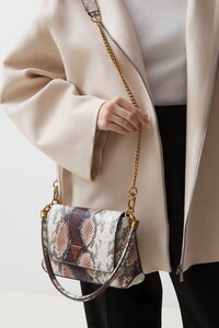  Guess Annita Bordo Yılan Kadın Omuz Çantası HWXB9499200