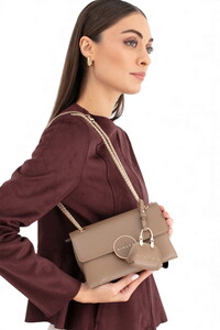  Sisley Logo Detaylı Taş Kadın Omuz Çantası SLY262