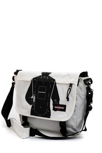  Eastpak  ES50E Beyaz Unisex Postacı Çantası EK076