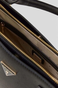  Guess Serenova Siyah Kadın El Çantası HWZG8091050