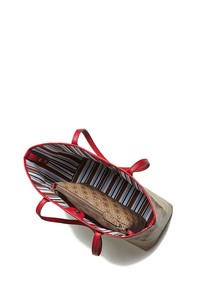  Guess Vikky Logo Kahve-Bordo Kadın Omuz Çantası SG699523