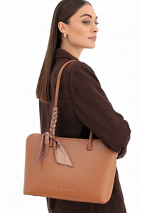  Sisley Logo Detaylı Taba Kadın Omuz Çantası SLY263