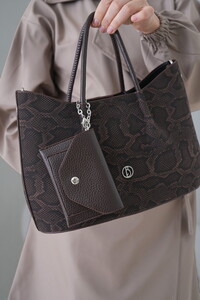  Bilik Deri Logo Detaylı Kahve Kadın El Çantası RİV 147-YL