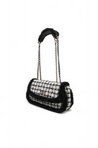  Guess Cristi Siyah-Beyaz Kadın Çapraz Askılı Çanta HWQT8139210