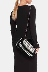  Guess Cristi Siyah-Beyaz Kadın Çapraz Askılı Çanta HWQT8139210