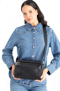 Benetton Soft Line Siyah Kadın Çapraz Askılı Çanta BNT1692