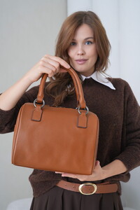  Bilik Deri Logo Detaylı Taba Kadın El Çantası BLM 1144