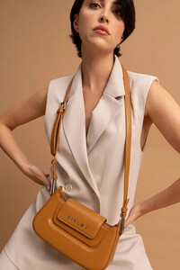  Sisley  Camel Kadın Omuz Çantası SLY115