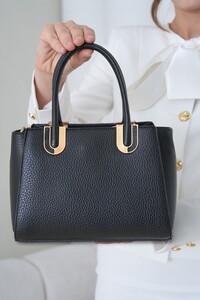  Bilik Deri Logo Detaylı Siyah Kadın El Çantası RİV 134-R