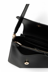  Guess Sora Siyah Kadın Omuz Çantası HWVG9507200
