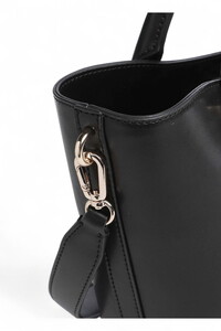  Guess Jane Siyah Kadın Omuz Çantası HWVG9891220