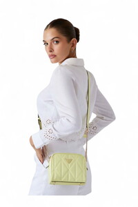  Guess Aldina Açık Yeşil Kadın Çapraz Askılı Çanta HWGG9663140