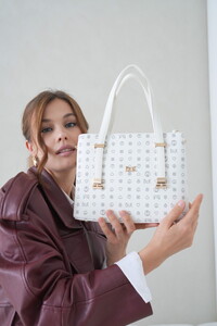  Bilik Deri Monogram Beyaz Kadın El Çantası RİV 1139-MN