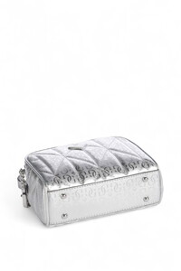  Guess Aldina Gümüş Kadın Çapraz Askılı Çanta HWGY9663140